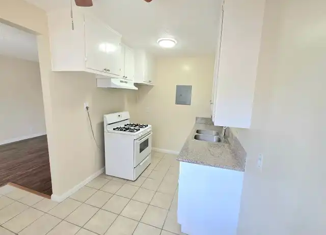 Property at 8831 Rosecrans Ave Unit 04, Downey, CA, 90242, 1 bed, 1 bath, [object Object]