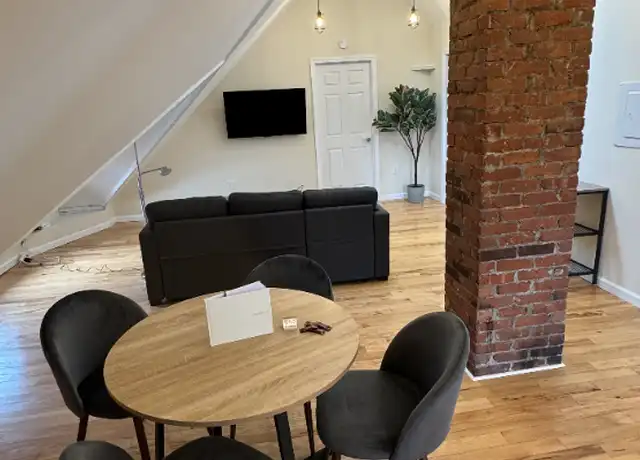 Property at 912 Bank St Unit 3, New London, CT, 06320, 1 bed, 1 bath, [object Object]