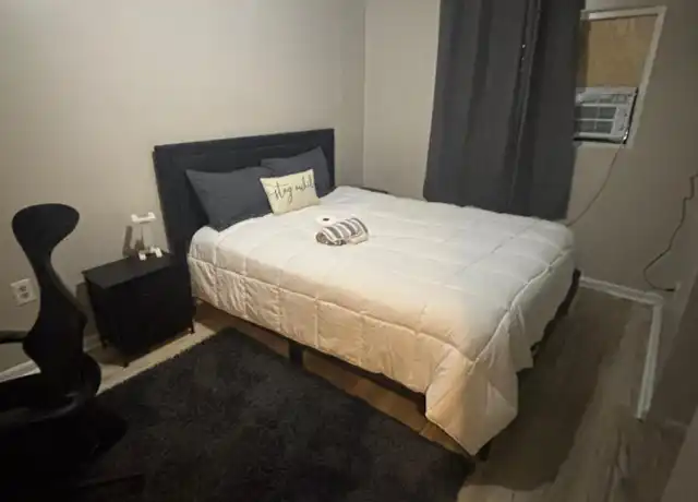 Property at 240 W Ann Arbor Ave, Pontiac, MI, 48340, 1 bed, 1 bath, [object Object]