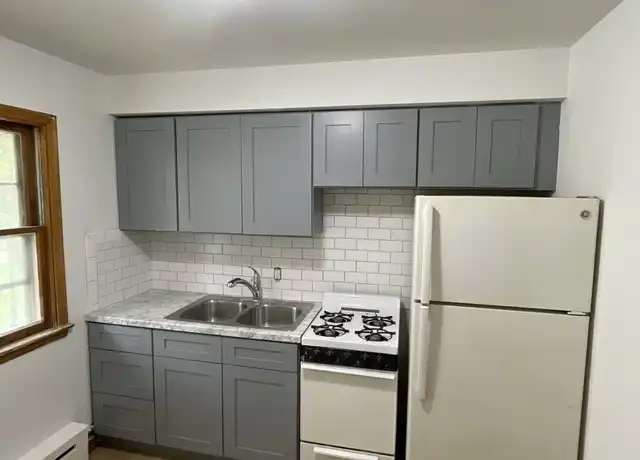 Property at 616 Ivy Ave E Unit 3, St Paul, MN, 55130, 1 bed, 1 bath, [object Object]