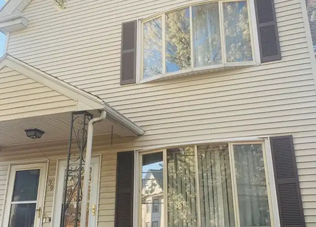 Property at 39 Beacon St Unit 1, Everett, MA, 02149, 2 beds, 1 bath, [object Object]