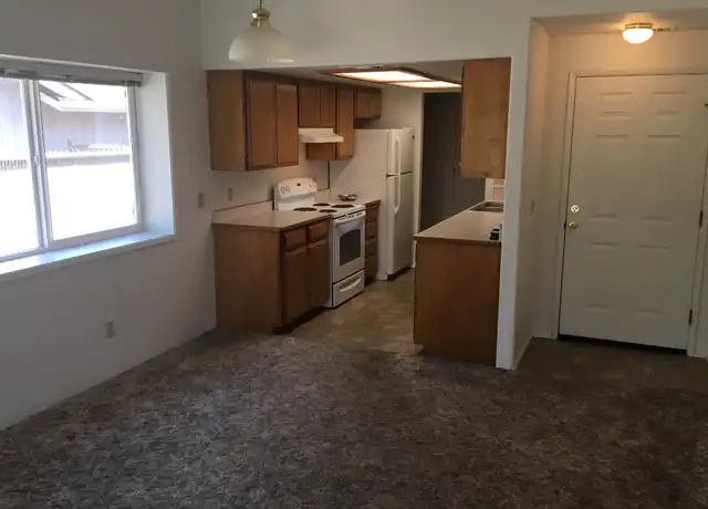Property at 1352 SW Kokanee Ln, Grants Pass, OR, 97527, 2 beds, 1 bath, [object Object]