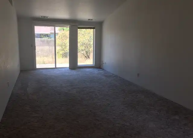 Property at 1352 SW Kokanee Ln, Grants Pass, OR, 97527, 2 beds, 1 bath, [object Object]
