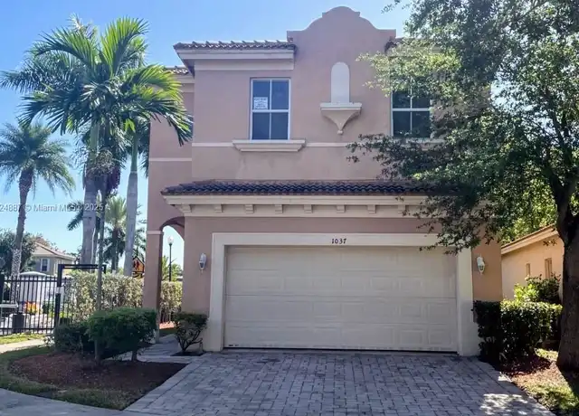 Property at 1037 NE 37th Pl, Homestead, FL, 33033, 3 beds, 2.5 baths, [object Object]