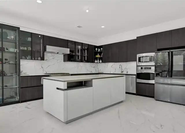 Property at 7034 Argonne Trl, Sugar Land, TX, 77479, 4 beds, 4.5 baths, [object Object]