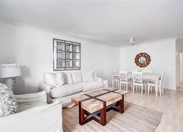 Property at 2401 Collins Ave #904, Miami Beach, FL, 33140, 2 beds, 2 baths, [object Object]