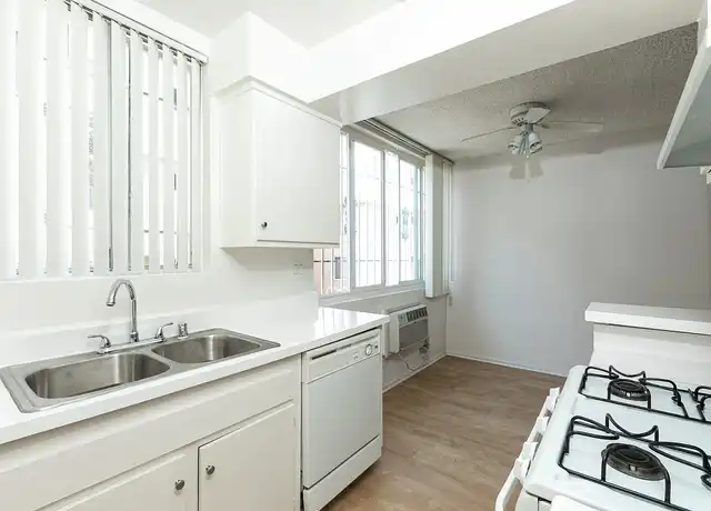 Property at Wilshire Harvard Plaza - 431 S Harvard Blvd, Los Angeles, CA, 90020, 0-1 beds, 1 bath, [object Object]