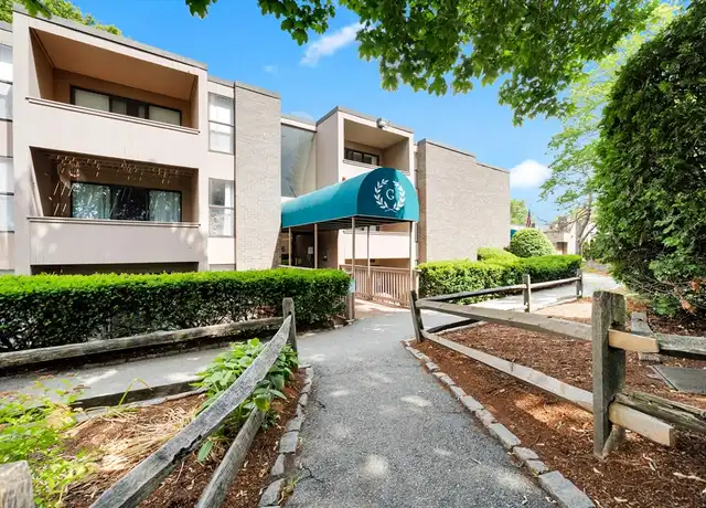 Property at 6 Shrewsbury Green Dr Unit J, Shrewsbury, MA, 01545, 1 bed, 1 bath, [object Object]