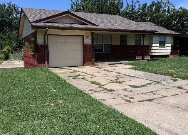 Property at 919 SW 1st St, Moore, OK, 73160, 3 beds, 1.5 baths, [object Object]