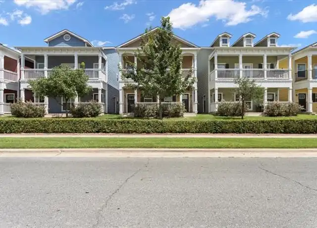Property at 435 N Woods St, Sherman, TX, 75092, 2 beds, 2 baths, [object Object]