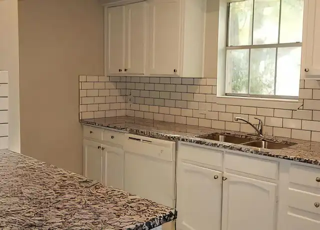 Property at 2902 S Fielder Rd, Arlington, TX, 76015, 3 beds, 3 baths, [object Object]