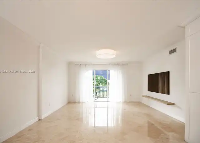 Property at 50 Alhambra Cir #310, Coral Gables, FL, 33134, 2 beds, 2 baths, [object Object]