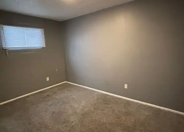 Property at 984 E Saxony Dr, Pueblo, CO, 81007, 2 beds, 1 bath, [object Object]