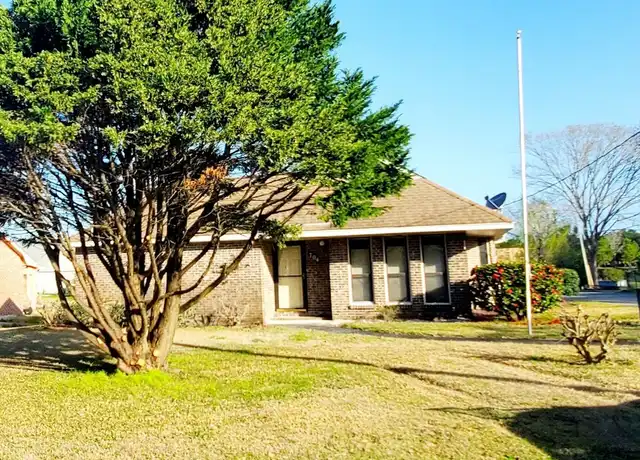 Property at 704 Gayle St, North Myrtle Beach, SC, 29582, 3 beds, 2 baths, [object Object]