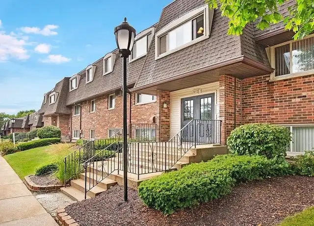 Property at Blackhawk Apartment Homes - 926 Congdon Ave, Elgin, IL, 60120, 1-2 bed, 1-1.5 bath, [object Object]