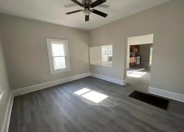 Property at 1131 13th St SE, Roanoke, VA, 24013, 3 beds, 1 bath, [object Object]