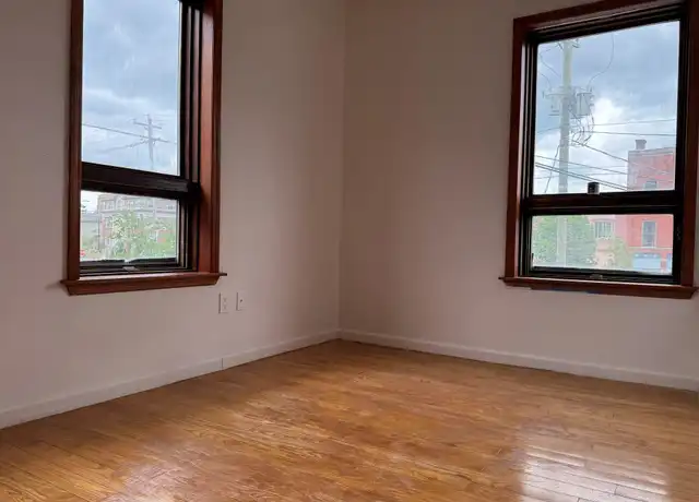 Property at 21 Center St Unit 1A, Middletown, NY, 10940, 3 beds, 2 baths, [object Object]