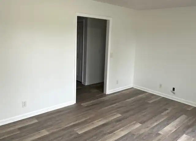Property at 200 Glendale Ave Unit B, Portland, TN, 37148, 2 beds, 1 bath, [object Object]