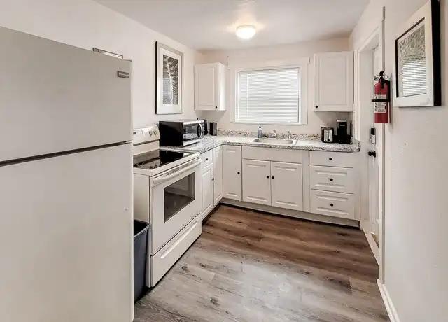 Property at 4911 5th Ave S, Saint Petersburg, FL, 33707, 1 bed, 1 bath, [object Object]