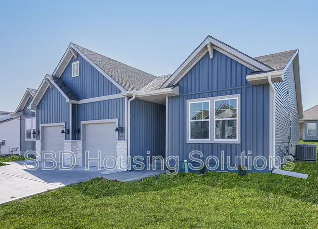 Property at 27321 E Oak View Dr, Lone Jack, MO, 64086, 3 beds, 2 baths, [object Object]