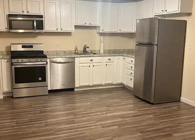 Property at 134 Mammoth Rd, Hooksett, NH, 03106, 1 bed, 1 bath, [object Object]