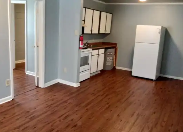 Property at 210 Martin Ave Unit 9, Lewisburg, TN, 37091, 1 bed, 1 bath, [object Object]
