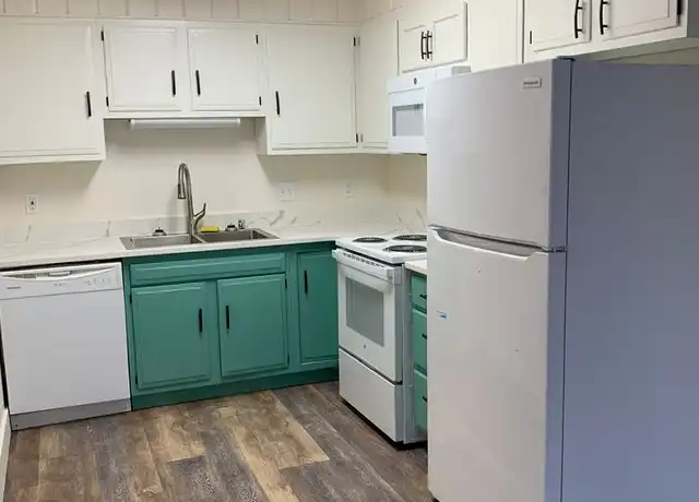 Property at 6335 E 31st Ave, Anchorage, AK, 99504, 2 beds, 1 bath, [object Object]