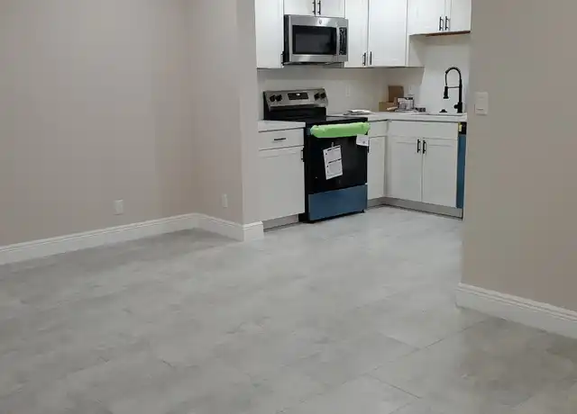 Property at 1375 Seaview Unit 1375, North Lauderdale, FL, 33068, 4 beds, 2.5 baths, [object Object]