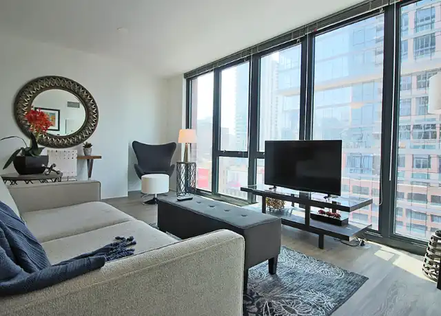 Property at 613 N Wells St, Chicago, IL, 60654, 1 bed, 1 bath, [object Object]