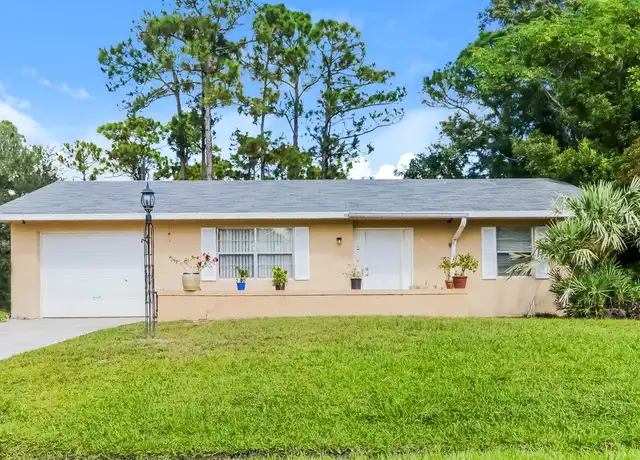Property at 613 SE Starfish Ave, Port Saint Lucie, FL, 34983, 2 beds, 1.5 baths, [object Object]