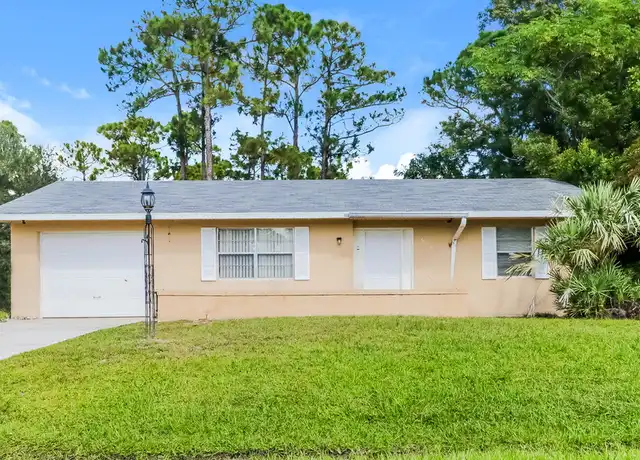 Property at 613 SE Starfish Ave, Port Saint Lucie, FL, 34983, 2 beds, 1.5 baths, [object Object]