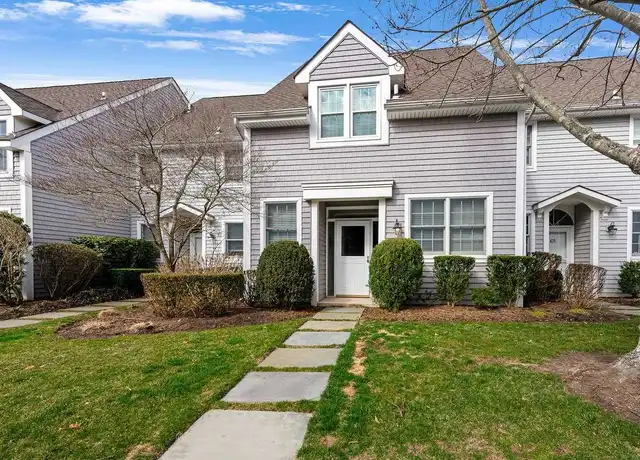 Property at 20 Hubbard Ln, Southampton, NY, 11968, 2 beds, 3 baths, [object Object]