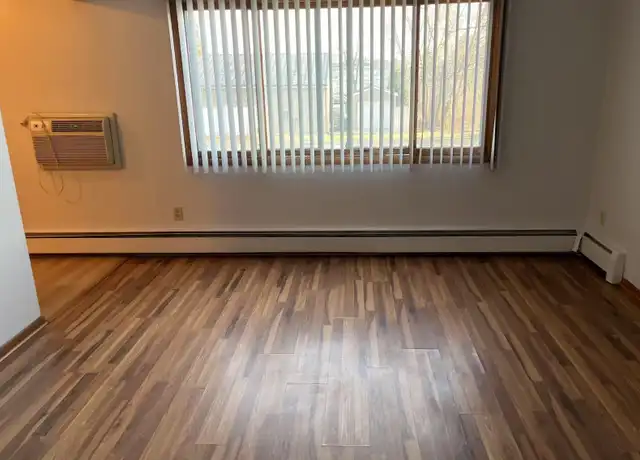 Property at 410 Chan Vw Unit 8, Chanhassen, MN, 55317, 1 bed, 1 bath, [object Object]