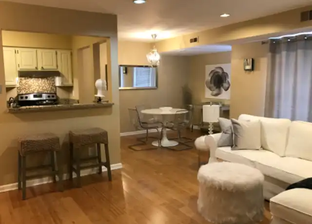 Property at 30475 W 14 Mile Rd, Farmington Hills, MI, 48334, 1 bed, 1 bath, [object Object]