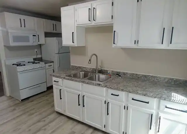 Property at 8722 W Mitchell St Unit 2, West Allis, WI, 53214, 2 beds, 1 bath, [object Object]