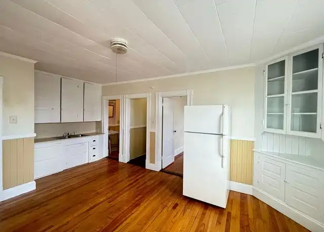 Property at 68 Laval St Unit 4, Manchester, NH, 03102, 1 bed, 1 bath, [object Object]