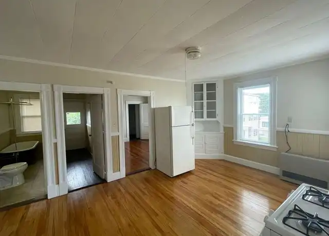 Property at 68 Laval St Unit 4, Manchester, NH, 03102, 1 bed, 1 bath, [object Object]