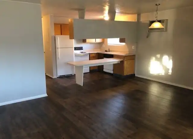 Property at 593 W Crestline Ave Unit 2, Littleton, CO, 80120, 1 bed, 1 bath, [object Object]