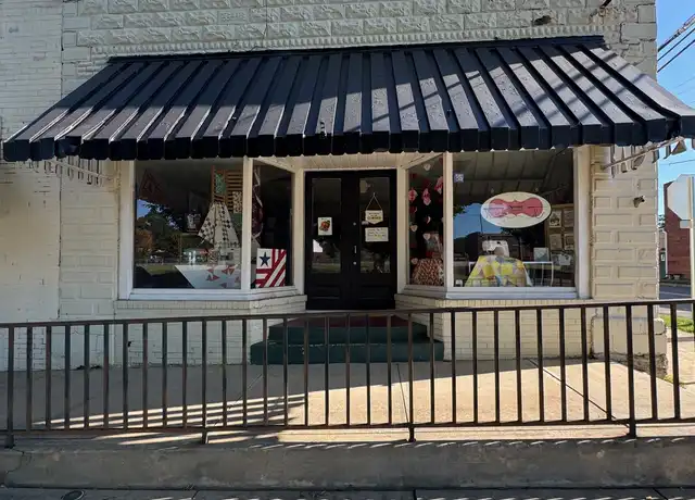 Property at 102 W Virginia Ave, Bessemer City, NC, 28016, 0 beds, 1 bath, [object Object]