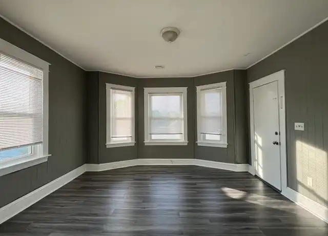 Property at 70 Oliver St Unit 3f, Bristol, RI, 02809, 1 bed, 1 bath, [object Object]