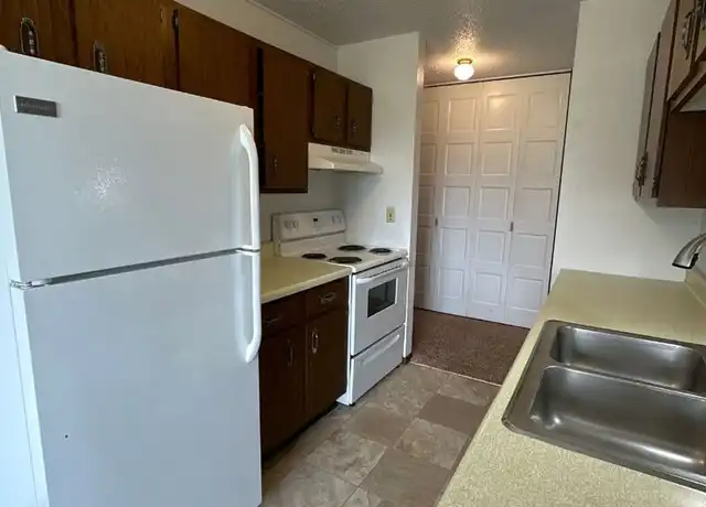 Property at 1507 11th Ave NE Unit 18, Jamestown, ND, 58401, 2 beds, 1 bath, [object Object]
