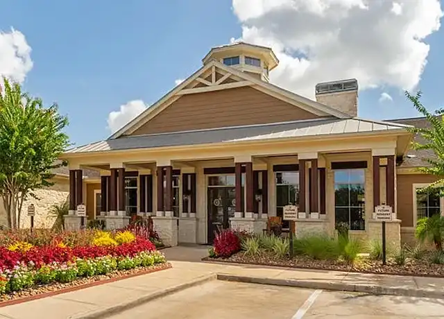 Property at Oak Park Apartments - 2800 W Pioneer Dr, Irving, TX, 75061, 1 bed, 1 bath, [object Object]
