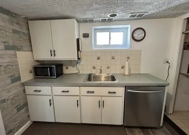 Property at 18 Park Ave Unit 1, Medford, MA, 02155, 1 bed, 1 bath, [object Object]