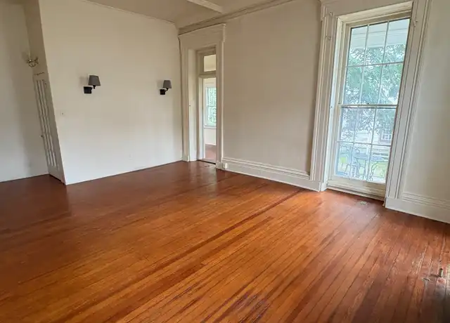 Property at 171 Broadway Unit 1, Norwich, CT, 06360, 1 bed, 1 bath, [object Object]