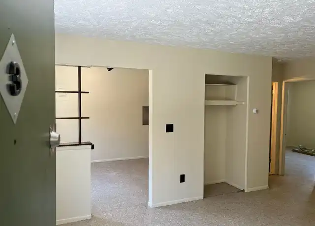 Property at 905 E Shiawassee St Unit 821-03, Lansing, MI, 48912, 1 bed, 1 bath, [object Object]