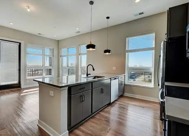 Property at Midpoint West at GVX - 721 Grandview Crossing Way, Columbus, OH, 43215, 0 beds, 1 bath, [object Object]