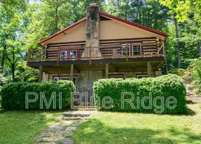 Property at 117 Lake Dr, Hendersonville, NC, 28739, 3 beds, 3 baths, [object Object]