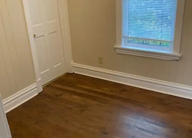 Property at 2308 W 4th St Unit Upper, Duluth, MN, 55806, 2 beds, 1 bath, [object Object]