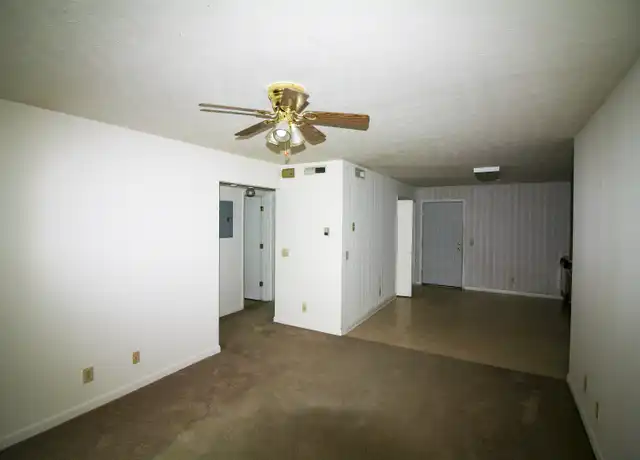 Property at 1301 Carolina Ave Unit 3, Cookeville, TN, 38501, 2 beds, 1 bath, [object Object]