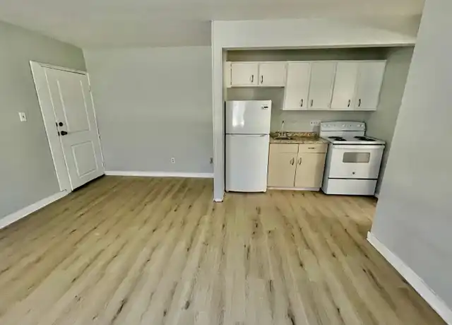 Property at 2860 Harrison Ave, Cincinnati, OH, 45211, 1 bed, 1 bath, [object Object]